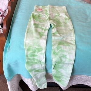 Free People Movement Good Karma Tie-Dye Leggings / Pistachio NWT